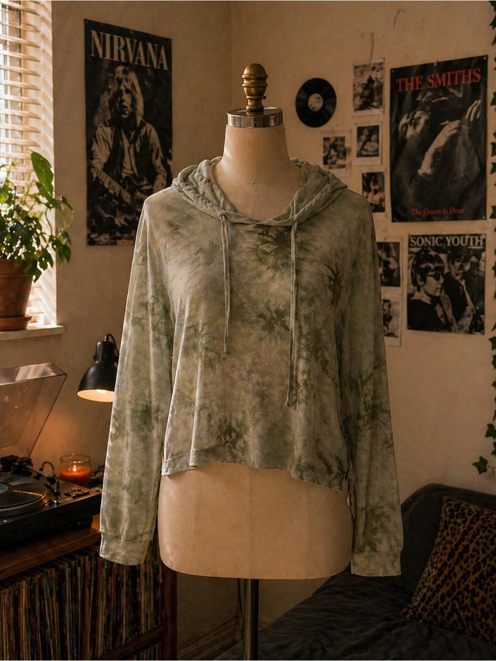 Jade Olive Tie-Dye Hoodie – Soft Casual Streetwear 🌿